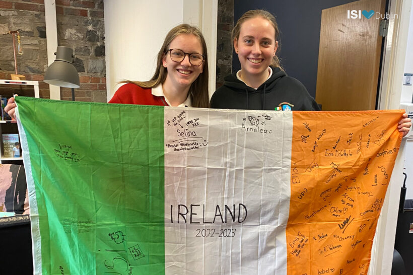 Selina Tarnutzer and Saskia Tellenbach with an Irish Flag