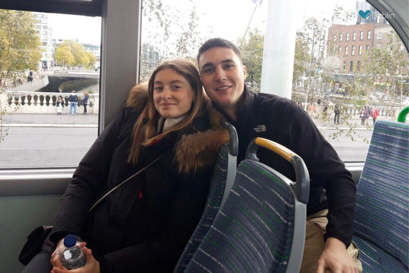 Carolina and Matteo in the bus