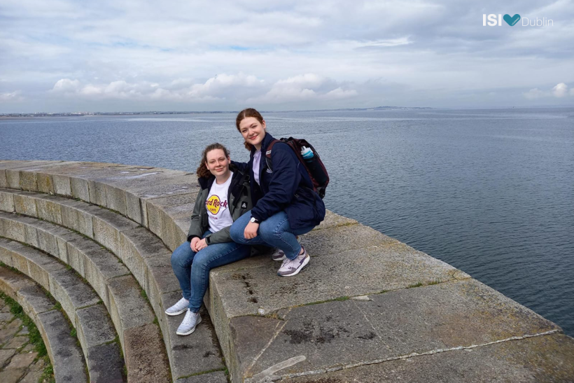 Lea Rebekka Scholz and her Sister at Howth