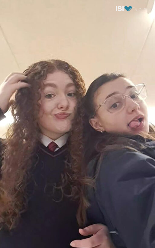 Lea and Sofia in school