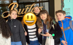 Clara, Nuria, Laia e Moises al Butlers Chocolate Café