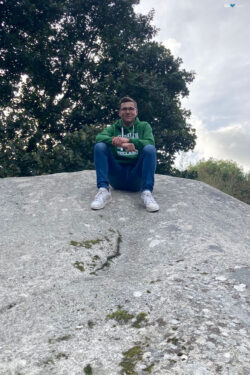 Leo Folgmann (5° anno a Sandford Park) si rilassa nel parco locale.