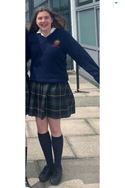 Anna- Lena Suessdorf (6° anno a Rockford Manor) è molto impegnata in questo momento con la preparazione per l'esame di maturità il prossimo giugno! È un lavoro duro, ma ce la puoi fare, Anna-Lena!!!